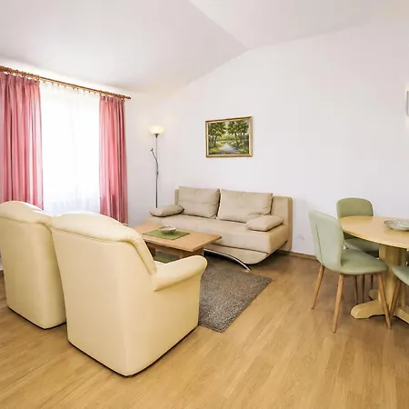 公寓 Ein Im Zweirosen By Interhome