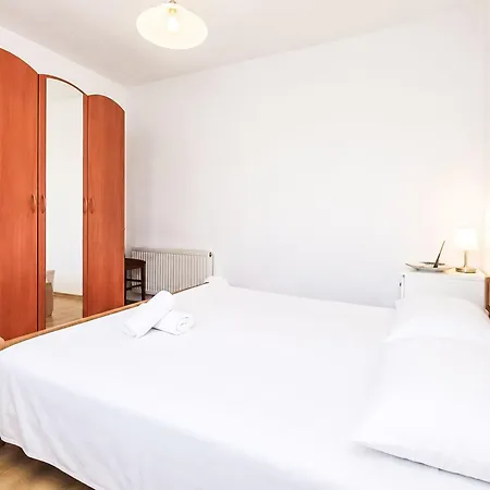 Appartement Ein Im Zweirosen By Interhome *